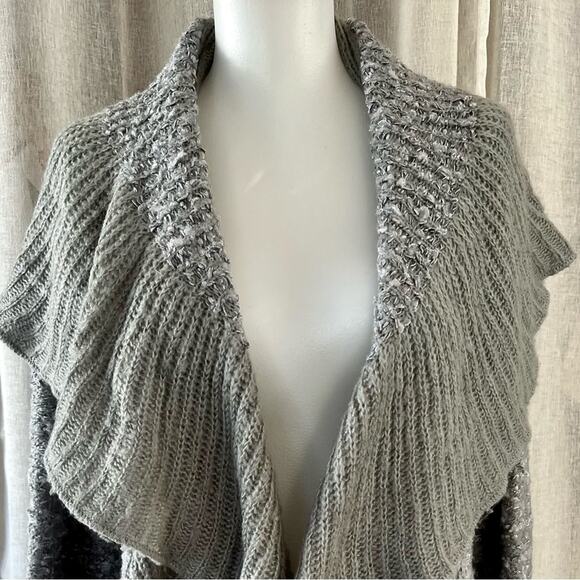 Ryu sweater - Picture 9 of 11